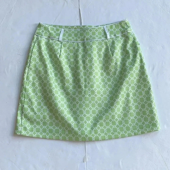 Tail golf skort, skirt w/ attached shorts, lime green & white print. Size 4 - Picture 8 of 10